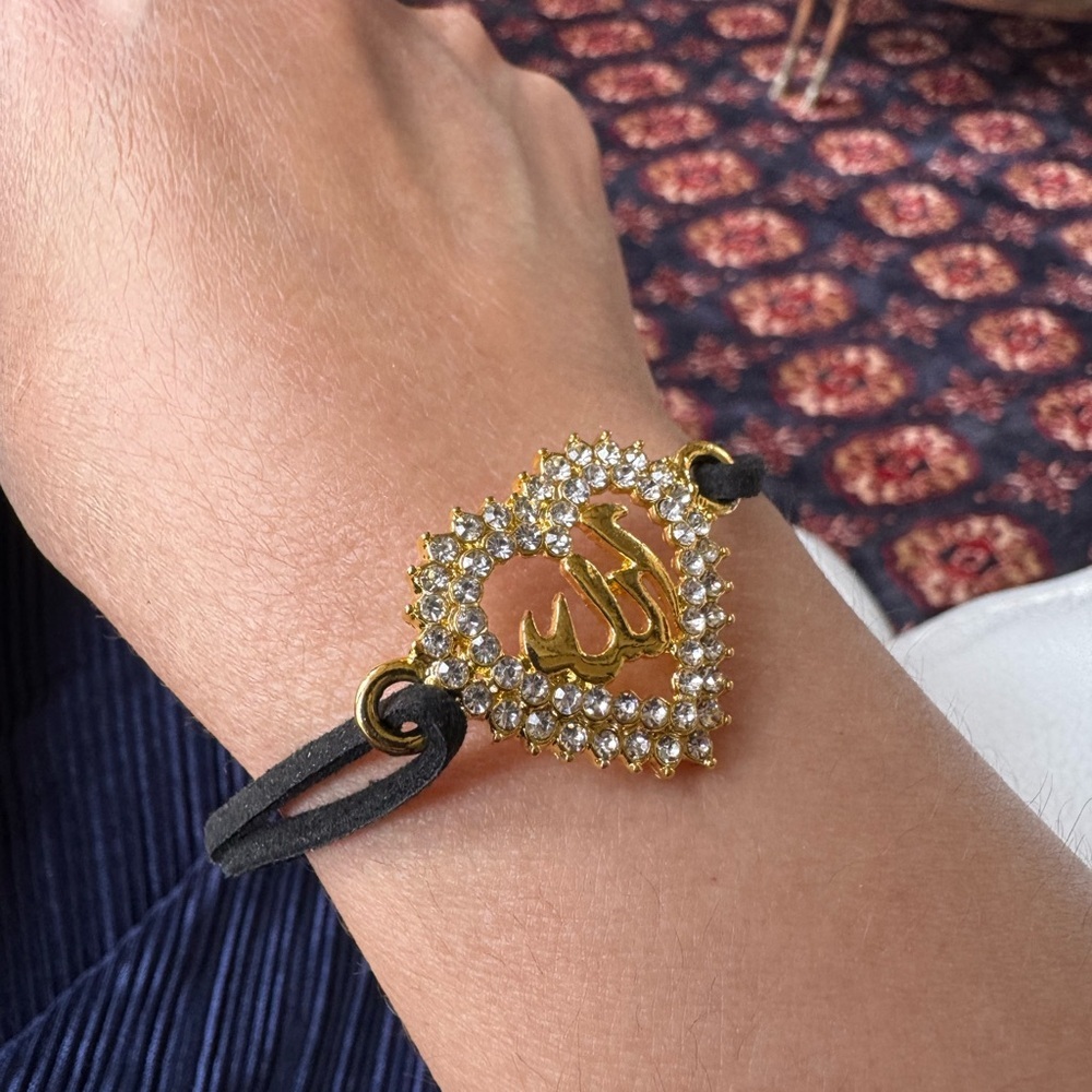 Farah Jewelry Gold and Black Heart Crystal Bracelet